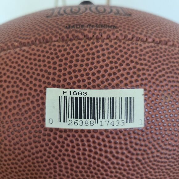 Wilson NCAA Football Junior Size Composite Leather Item F1663 7-9 Pounds Inflate - Picture 6 of 10